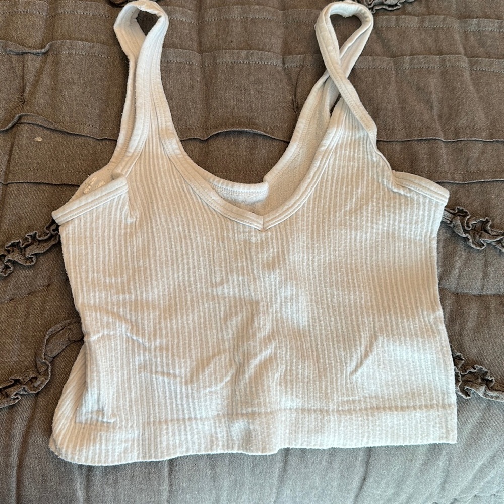 urban outfitters crop tank